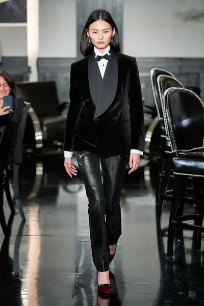 Look 3